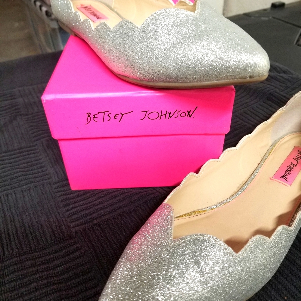 Betsy Johnson Crosbey Silver Flats
